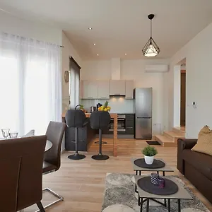 https://apartmani-kelava-trogir.hotels-in-trogir.com
