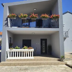 apartments-stipanovic.hotelinzadar.com/